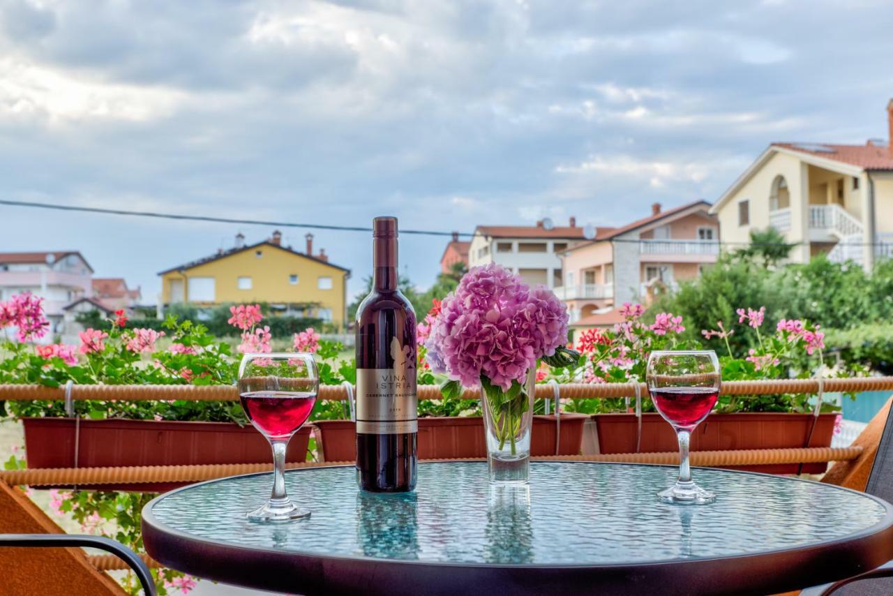 Apartments Contessa Novigrad Istria Exterior foto
